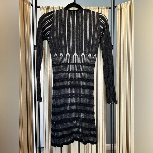 Bodycon sweater dress - Picture 4 of 8